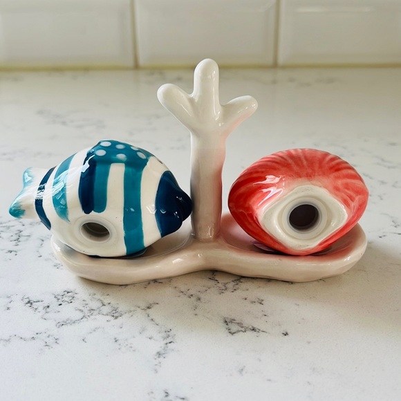 Pier 1 Shell and Fish salt and pepper shaker set - Picture 7 of 9